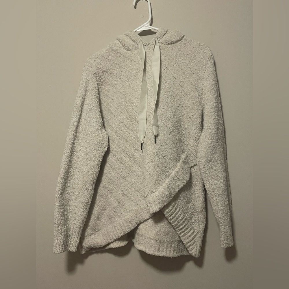 Cream colored hooded sweater, size XXL